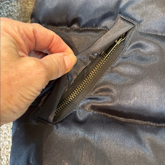 New with tag Juicy couture, black puffer jacket size small - Picture 7 of 9